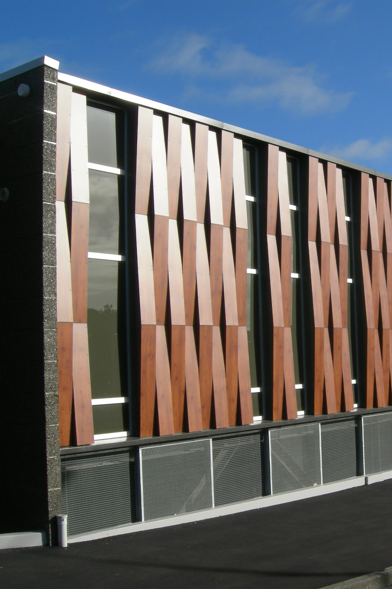 Centro Comercial New World en Australia utiliza paneles Fundermax para revestir su fachada